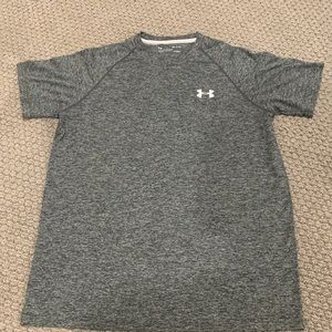 Mens under armour athletic tshirt